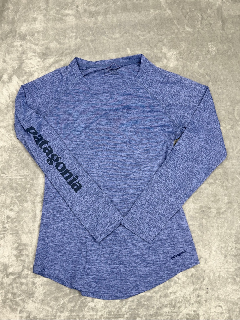 Patagonia Women's Heather Indigo Long-Sleeve Crew Performance Top